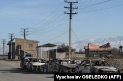 Сгоревшие автомобили в селе Булар-батыр. Жамбылская область, 8 февраля 2020 года.
