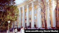 Здание университета в Ташкенте. Иллюстративное фото.