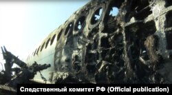 Фрагмент обгоревшего самолета SSJ 100
