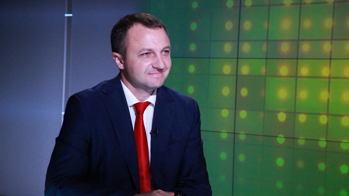 yazykovoy-ombudsmen-planiruet-vstretitysya-s-prezidentom-i-premyerom-v-blighayshee-vremya Языковой омбудсмен планирует встретиться с президентом и премьером «в ближайшее время»