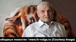 "Putin is an enemy of the people," says 85-year-old pensioner Nikolai Suvorov. "There are 17 points in my complaint."