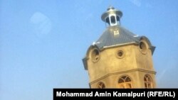 برج ساعت که در منطقهء پل محمود خان کابل جدیداً اعمار شده و کار آن تا فعلاً به پایهء اکمال نرسیده است.