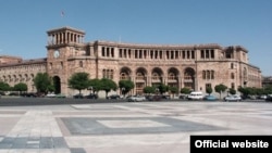 Հայաստան -- Կառավարության շենքը Հանրապետության հրապարակում, արխիվ