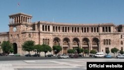 Здание правительства Армении а Ереване