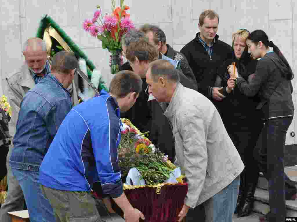 В Черемушках прошли похороны 25 человек, погибших в результате аварии на Саяно-Шушенской ГЭС