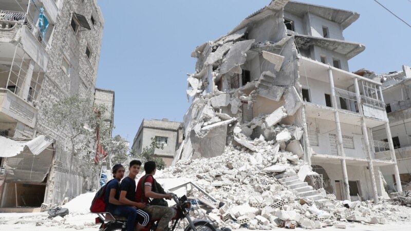 Rebelët në Siri largohen nga rajoni Khan Sheikhoun