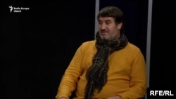 Victor Micușa in studioul Europei Libere, decembrie 2019