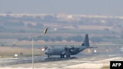 Самолет турецких ВВС на авиабазе в Турции. Иллюстративное фото.