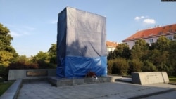 У такий спосіб районна влада Праги-6 намагалась захистити монумент Конєву від вандалів