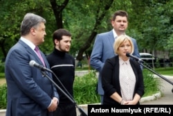 На переднем плане: Петр Порошенко, Геннадий Афанасьев и Ирина Геращенко