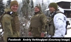Андрій Верхогляд – зліва, а праворуч – його бойовий товариш Андрій Кизило, який загинув 27 січня 2017 року під Авдіївкою