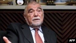  Stjepan Mesić, bivši predsjednik Hrvatske