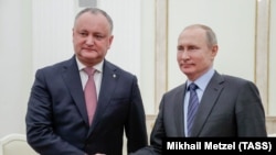 Russian President Vladimir Putin (right) meets with his Moldovan counterpart, Igor Dodon, at the Kremlin in Moscow in January.