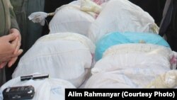 آرشیف، په جوزجان کې د پولیسو له لوري د نشهیي موادو کشف او ضبط، انځور تزئیني بڼه لري.