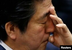 Синдзо Абэ в парламенте Японии. 2 февраля 2014 года
