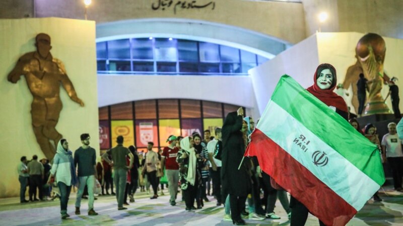 درخواست زنان سرشناس ایران از فیفا برای رفع ممنوعیت ورود به استادیوم‌ها