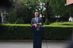 Presidenti i Kosovës, Hashim Thaçi gjatë një konference për media.