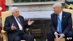 ABŞ-nyň prezidenti Donald Tramp (s) we Palestinanyň ýolbaşçysy Mahmud Abbas, Waşington, 3-nji maý, 2017