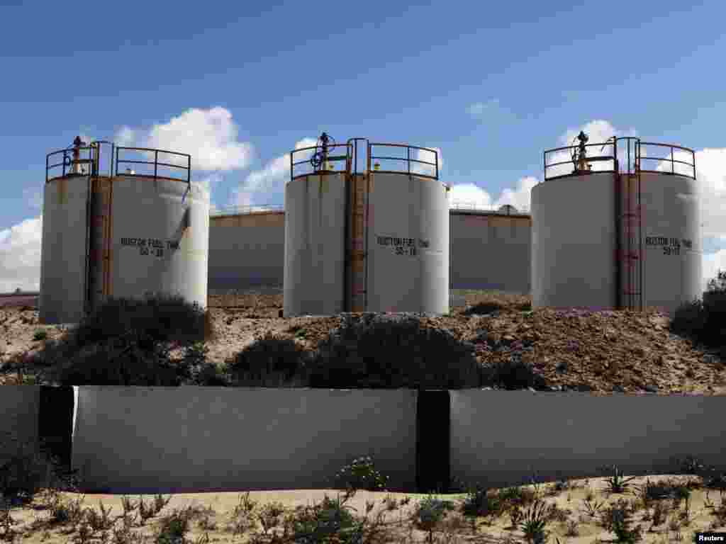 Резервоари со нафта на североистокот на Либија