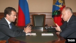Russian President Dmitry Medvedev (left) meets with Daghestan's Mukhu Aliyev in Sochi in 2008.