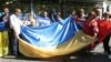 Як прапори України світом мандрували