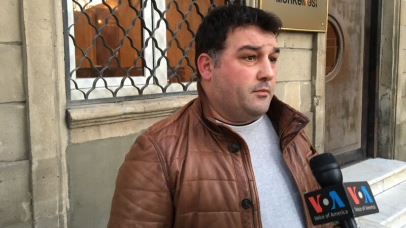 Новинар во Азербејџан осуден на условна казна 