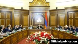 Հայաստանի կառավարության նիստը, արխիվ