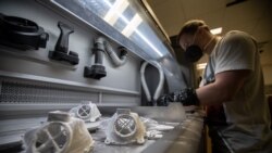 Inovatori rade na prototipu respiratora koristeći 3 D tehnologiju, Češki institut za informatiku, robotiku i kibernetiku, Prag, 23 mart 2020.