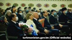 Redzsep Rejepov (k), híres türkmén zeneszerző