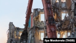 Многоэтажный дом в Магнитогорске после взрыва, прогремевшего поздним вечером 31 января 2018 года.