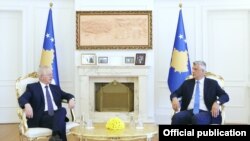 Presidenti i Kosovës, Hashim Thaçi në takim me Koordinatorin Shtetëror për dialogun mes Kosovës dhe Serbisë, Skënder Hyseni.