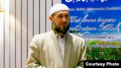 Obidkhon Qori Nazarov was one of the most popular imams in Central Asia in the early 1990s. 