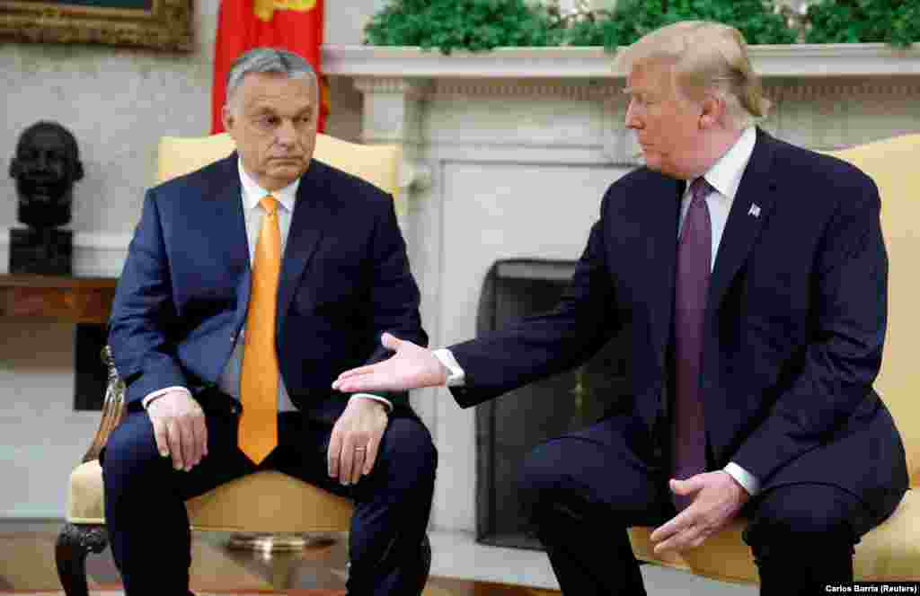 САД - Американскиот претседател Доналд Трамп го прими во Белата куќа унгарскиот десничарски премиер Виктор Орбан кој го претстави како тврд, но почитуван човек, иако малку контроверзен како него (како Трамп).