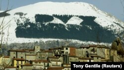 Régi házak a Monte Giano-hegységben, Olaszországban