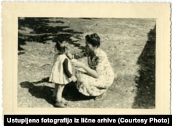 Seka sa sestrom Verom Becić Velebit, april 1943.