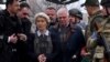 Președinta Comisiei Europene, Ursula von der Leyen, și Înaltul Reprezentant pentru politica externă a UE, Joseph Borrell, vizitând Bucea, unde militarii ruși ar fi omorât numeroși civili. 8 aprilie 2022