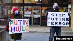 Пикет в поддержку Алексея Навального в Торонто 23 января 2021 года