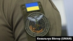 Пресс-служба ГУР МО Украины обнародовала видео, на котором видно, что вертолет был уничтожен путем поджога