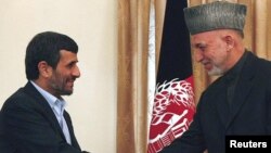 Owganystanyň prezidenti Hamid Karzaý we eýranly kärdeşi Mahmud Ahmedinejad Kabulda, 10-njy mart 2010-njy ýyl.
