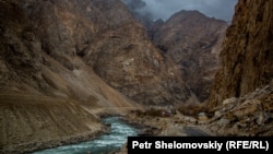 Таджикско-афганская граница