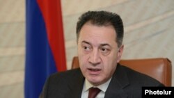 Министр экономики Армении Карен Чшмаритян (архив)