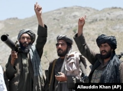 "Талибан" қозғалысы жасағының мүшелері. Герат уәлаяты, Ауғанстан, 27 мамыр 2016 жыл