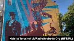На стіні львівські митці намалювали Василя Сліпака як оперного співака і українського бійця із позивним «Міф»