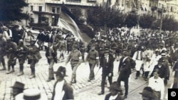 Timișoara, intrarea cu drapel în oraș, 3 august 1919