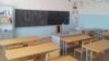 Բնակելի տներում գործող Արեգնադեմի դպրոցի տնօրենը դժվար կացության մեջ է՝ ինչպե՞ս նստարանները վերադասավորի սենյակներում