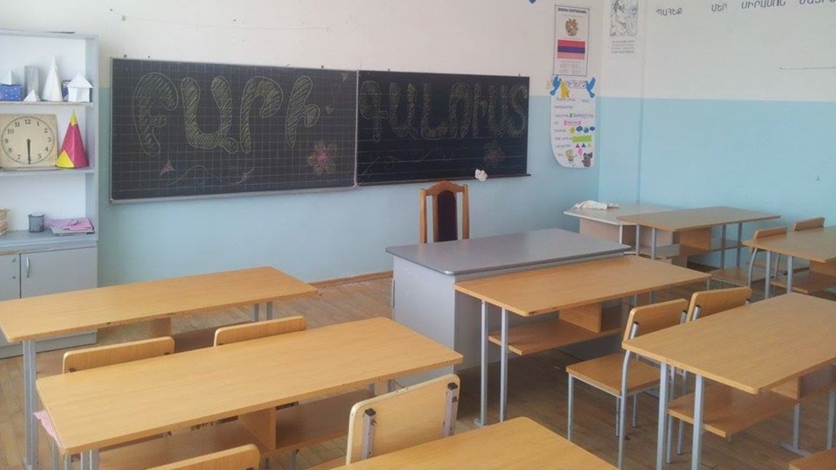 Открытие школ с ограничениями вызвало недовольство