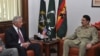 General Raheel Sharif (R) with US defense secretary Chuck Hagel.