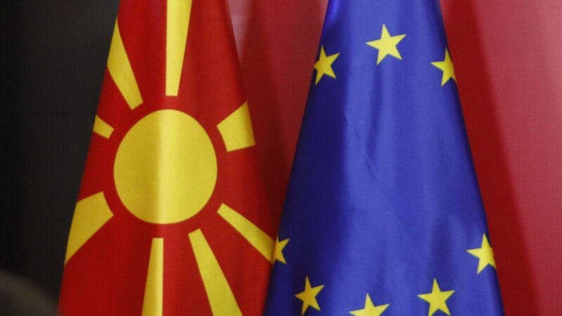 Макрон лично ќе ја носи одлуката за датум за преговори за Македонија