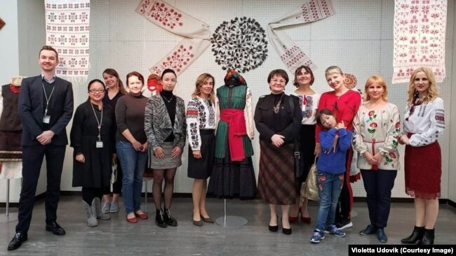 У Токіо відкрили виставку українського традиційного одягу