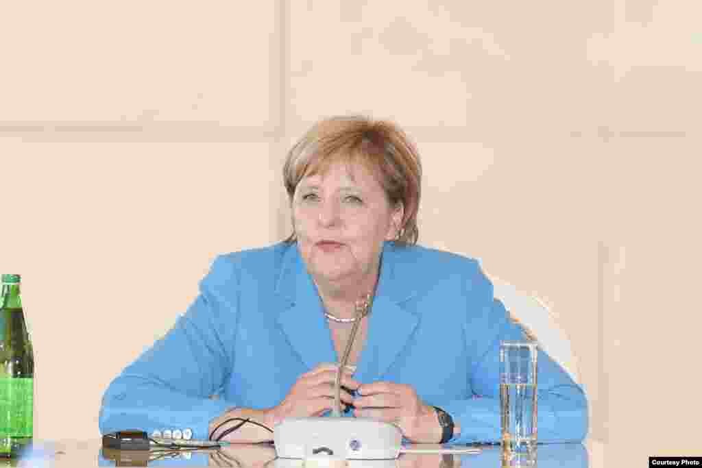 Angela Merkel Bakıda 